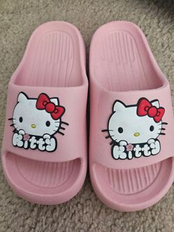 Girls Hello Kitty slides size 5