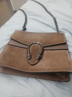Gucci
Suede Medium Dionysus Shoulder Bag Taupe