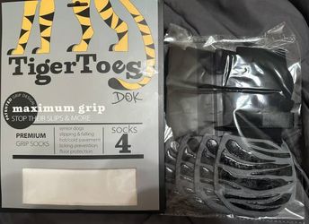 Dok Tiger Toes Premium Non Slip Dog Socks BRAND NEW