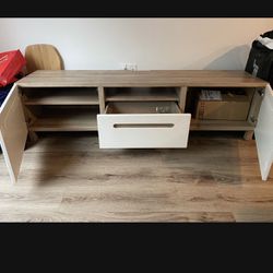 Tv Stand With Many Compartments. 