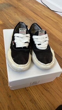 Maison Mihara baker low top shoes