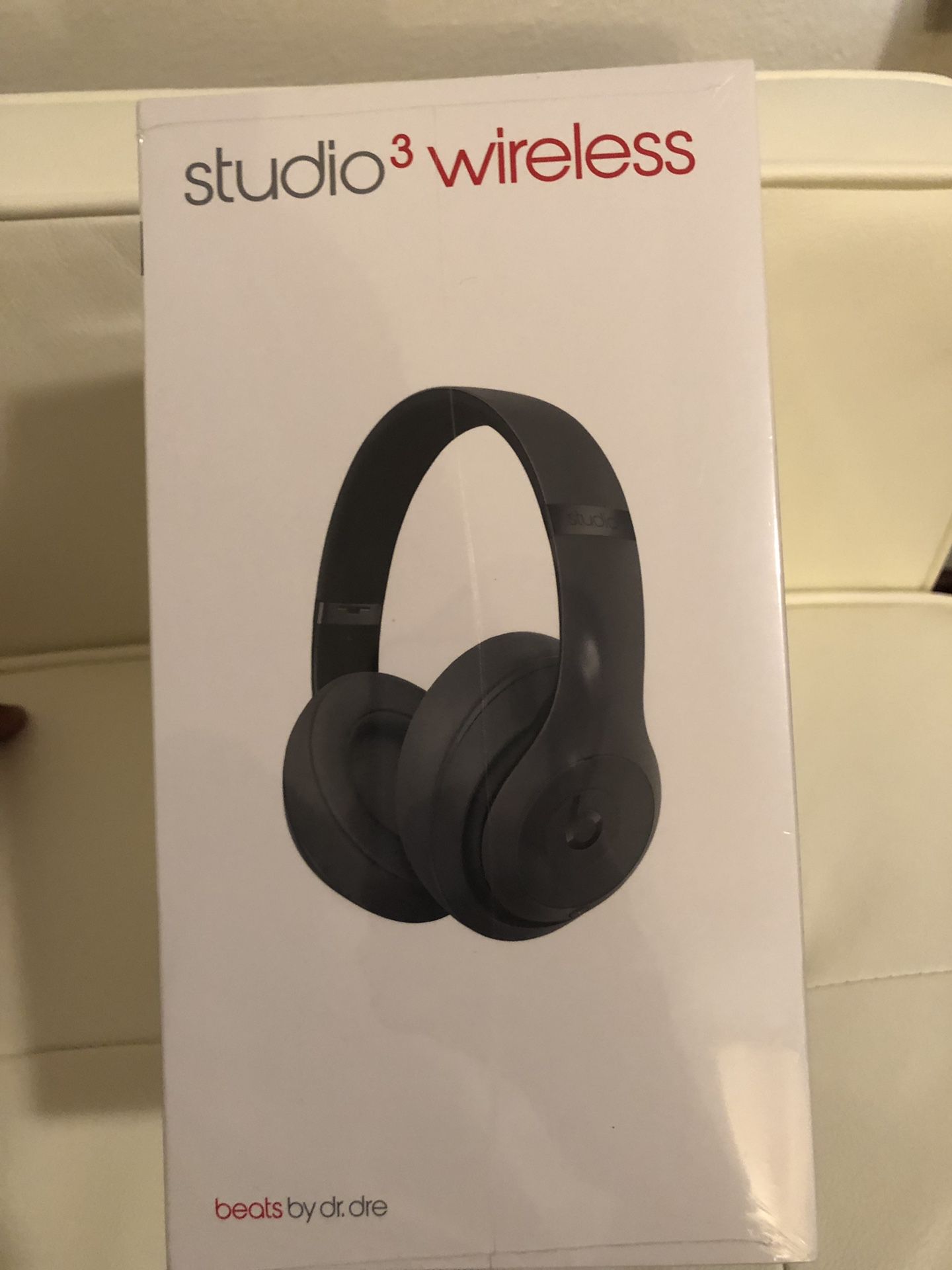 NEW -Studio 3 wireless beats headphones
