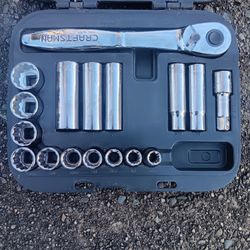 Craftsman Made In USA 1/2in Drive 7/16to1in Socket Set. For Pick Up Fremont Seattle. No Low Ball Offers Please. No Trades. Yes I Have It Please Don't 