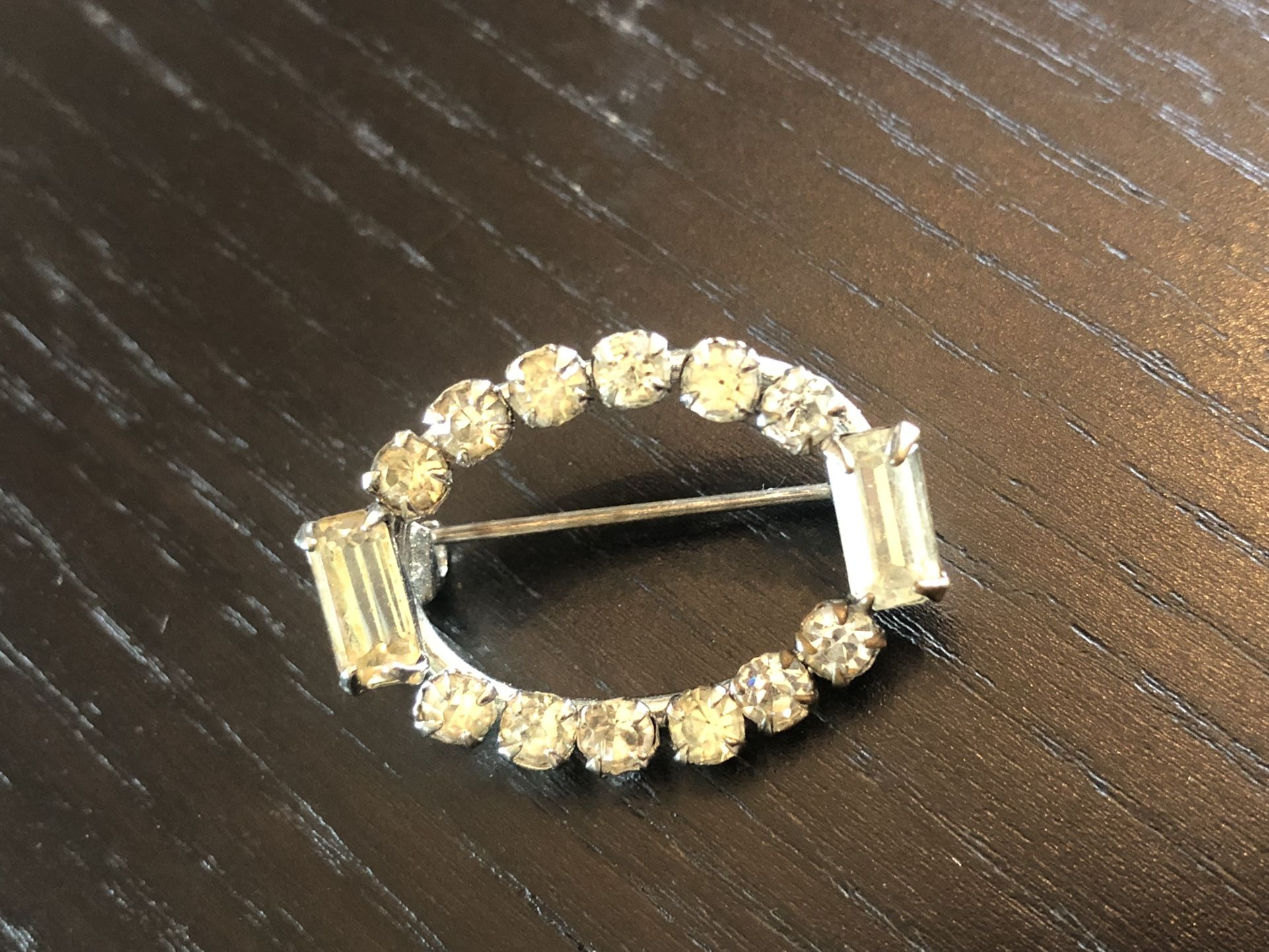 Beautiful Oval Rhinestone Pin
