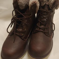 Womens Boot Lugz With Fur Size 7.5