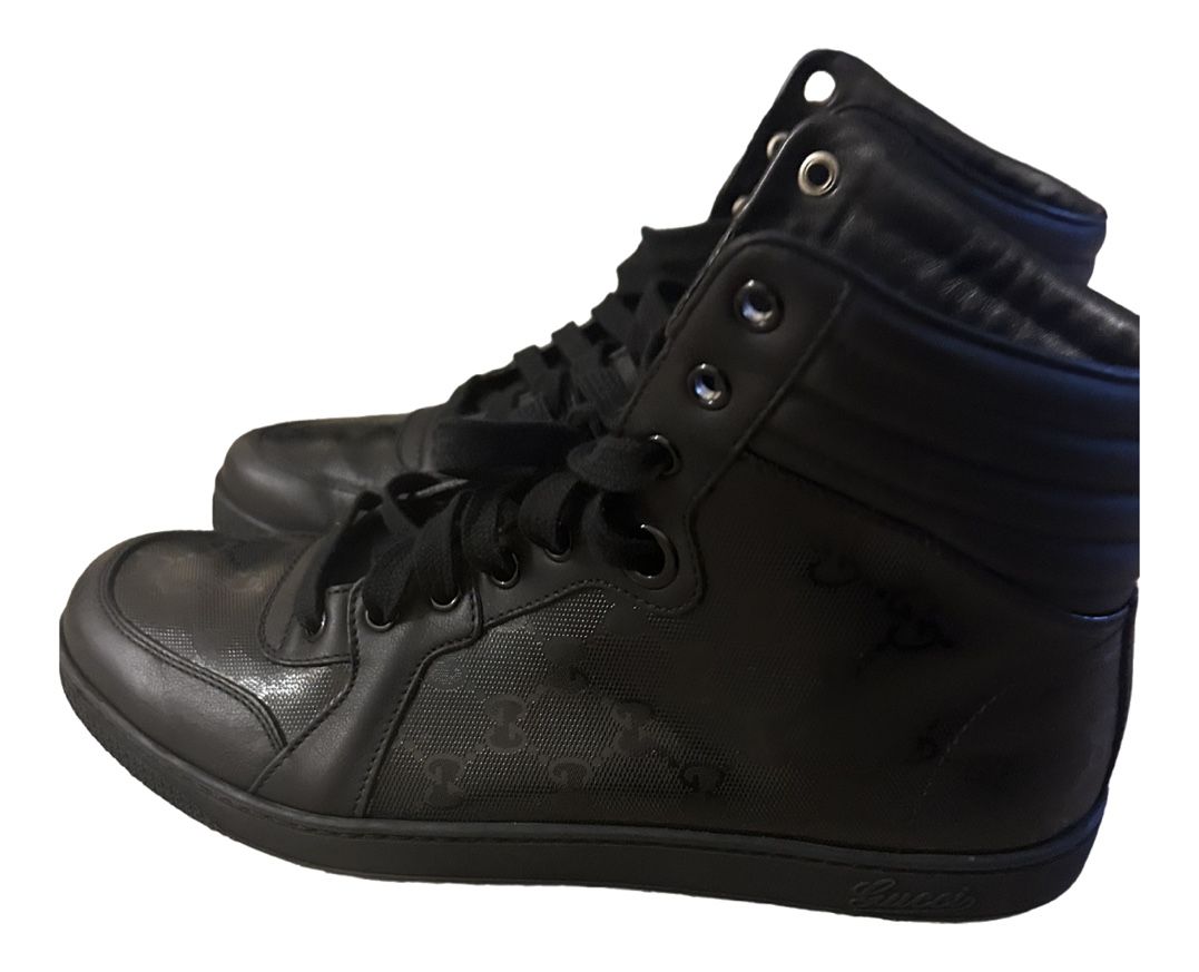 Gucci Sneakers (Authentic)  OG Box Size 9.5