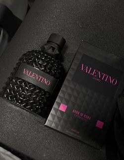 Valentino born in roma brand new sealed!!