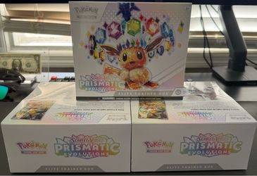 Prismatic Evolutions Elite Trainer Box