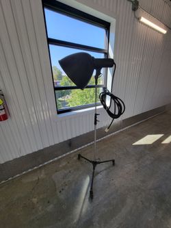 Studio Strobe Light on Rolling Tripod Stand