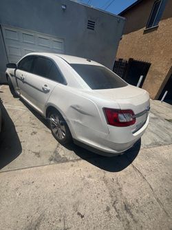 2011 Ford Taurus