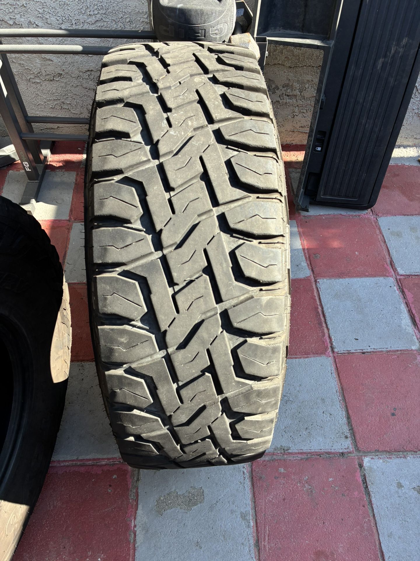 37/12.50 R17 Toyo Open Country