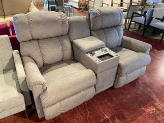 LA-Z-BOY Pinnacle Rocking Recliner Couch with Charging Station – Grey