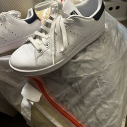 Adidas Sam Smith Size 6