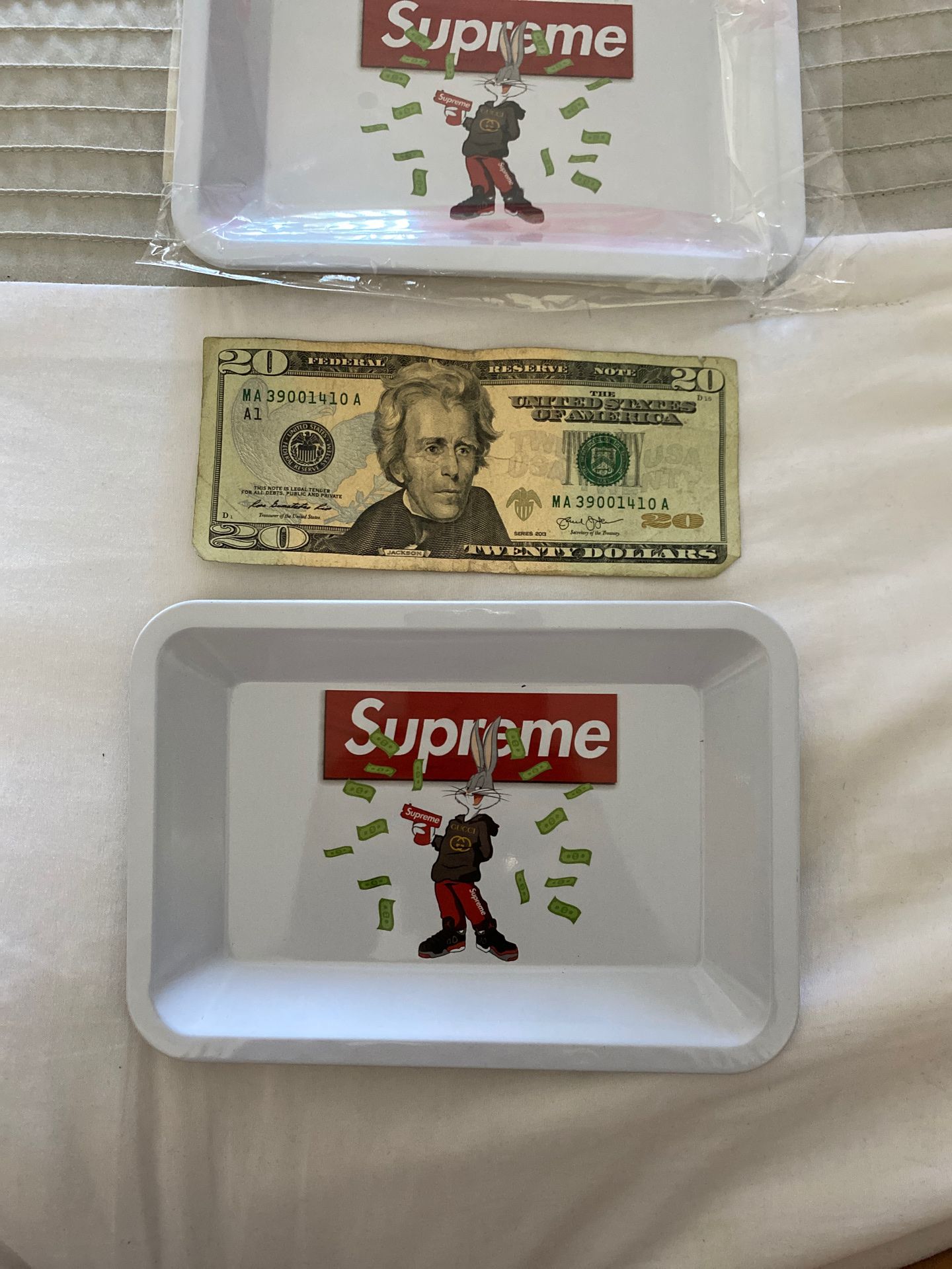 Supreme Bugs Bunny Rolling Tray