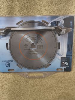 Soff-Cut 14" Orange XL14-4000 early-entry diamond concrete blade.