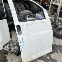 12 Express 2500 Front Rh Door