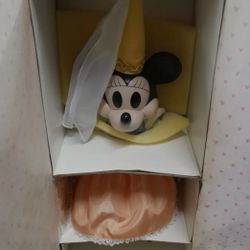 Disney Minnie Mouse Musical 15" Figurine Porcelain Doll Brave Little Tailor new