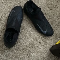 Nike Phantom Vision 2 (size 12)