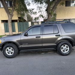 2005 Ford Explorer
