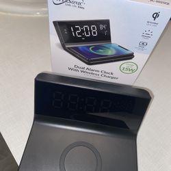 Dual Alarm Clock With Wireless Charger 