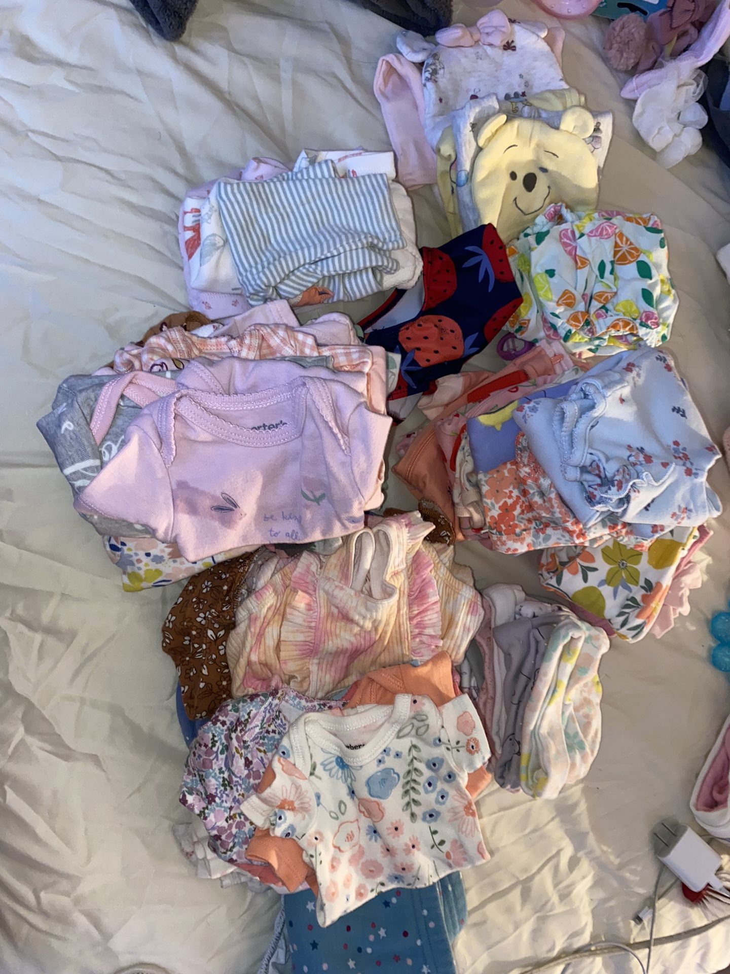 NewBorn Baby Clothes/ Shoes/ Mittens-Socks/ Receiving Blankets Bundle