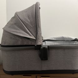 Peg Perego Bassinet
