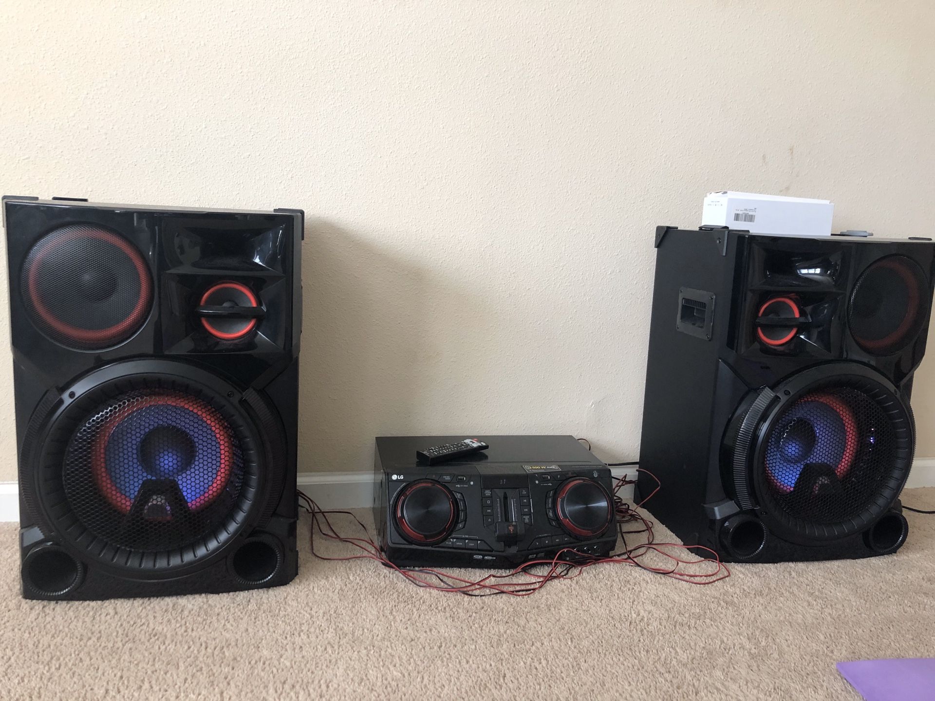 LG C98 Xboom stereo system