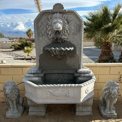 New Fountain With 2 Lions Made Out Of Cement 