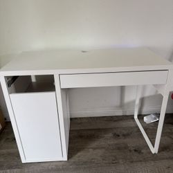 FREE IKEA DESK