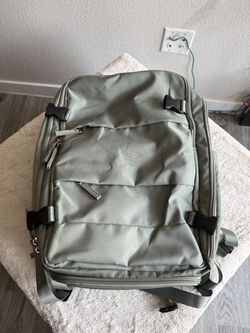 Travel backpack with packing cubes