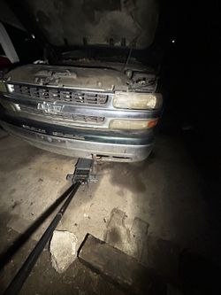 Tahoe Suburban Parts 2002/ Chevy Suv