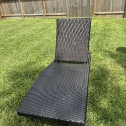 Wicker Backyard Pool Lounge Chaise Chairs