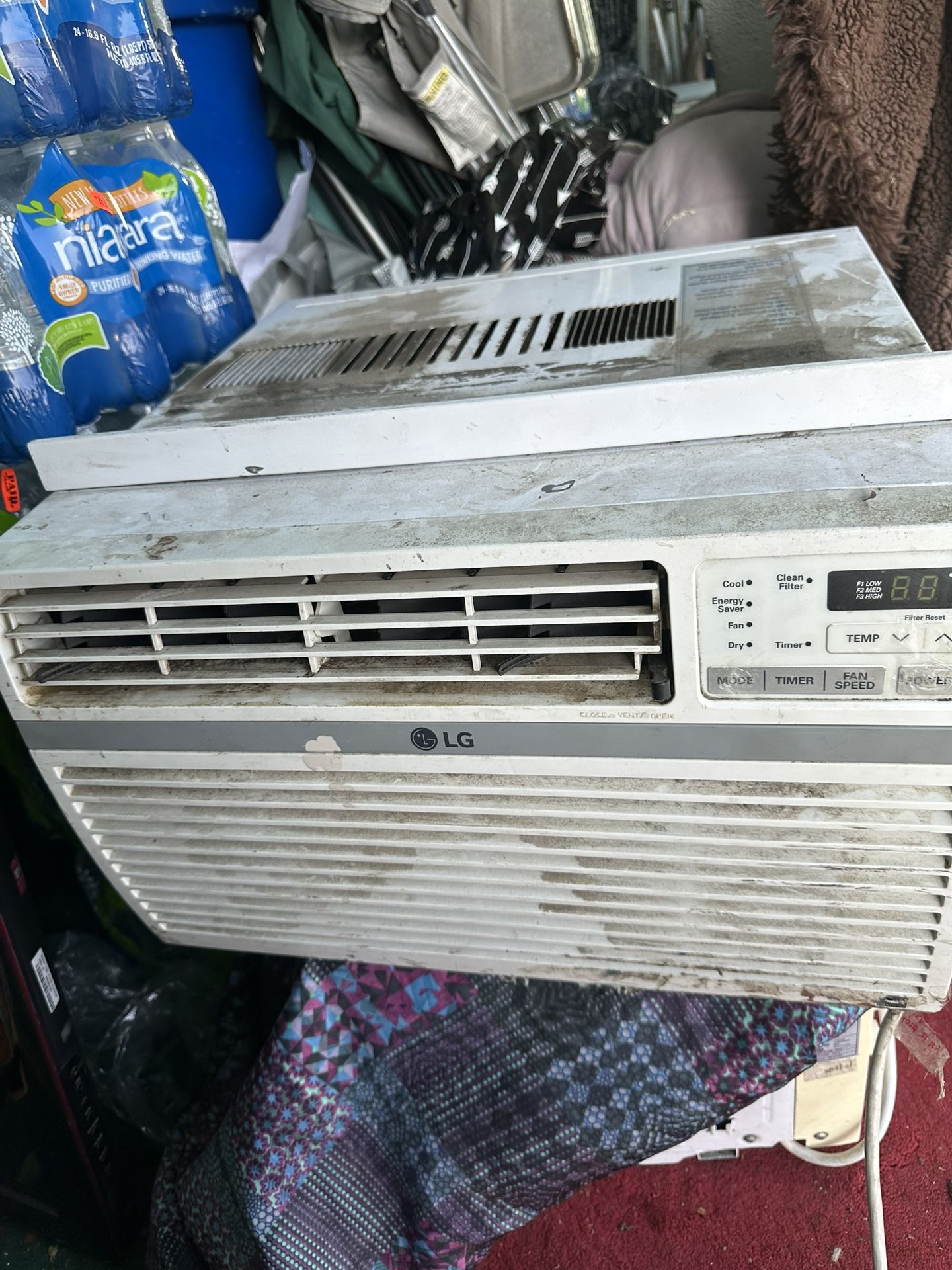 Lg Window Air Conditioner Excellent Working Condition Just A Lil Dusty It’s A 8,000Btus Blows Super cold $85