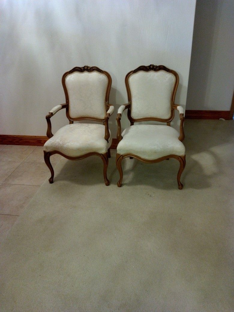 2 Arm Chairs- off white - BEAUTIFUL 