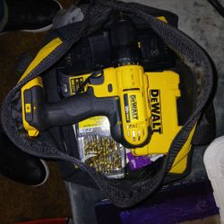 Dewalt Drill Kit 