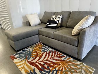 GRAY SECTIONAL COUCH W/ FREE DELIVERY