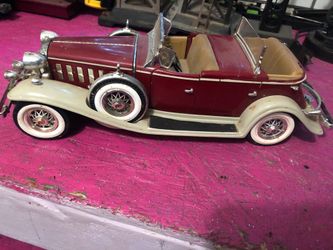 Die cast metal car Cadillac 32’