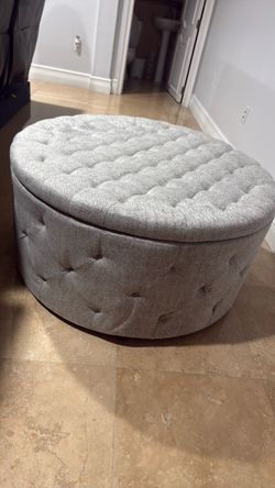 Round Tufted Fabric Ottoman