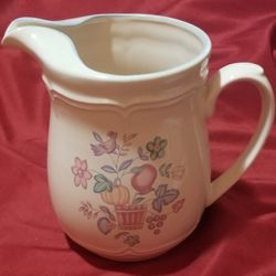 International WELCOME HOME 64 Ounce Pitcher