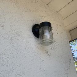 Light fixtures