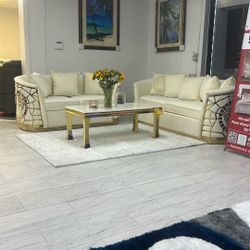 Sofa Loveseat Table Set With Rug!!