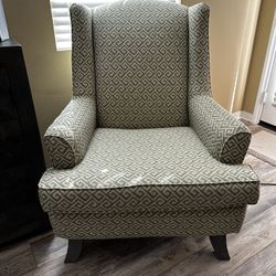 Living Room Accent Chairs (Set) - Like New!