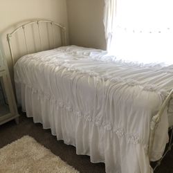Ethan Allen French country Twin metal bed