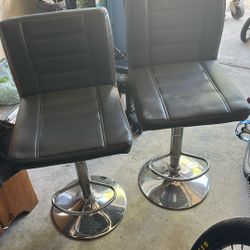 2 Stools Free