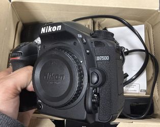 Nikon D7500 SLR Camera