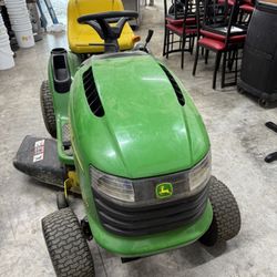 Riding John Deer Lawnmower 