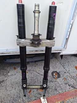 06 07 Kawasaki ZX-10 Forks Triple Tree Axle ZX10 Front End Suspension ZX-10R