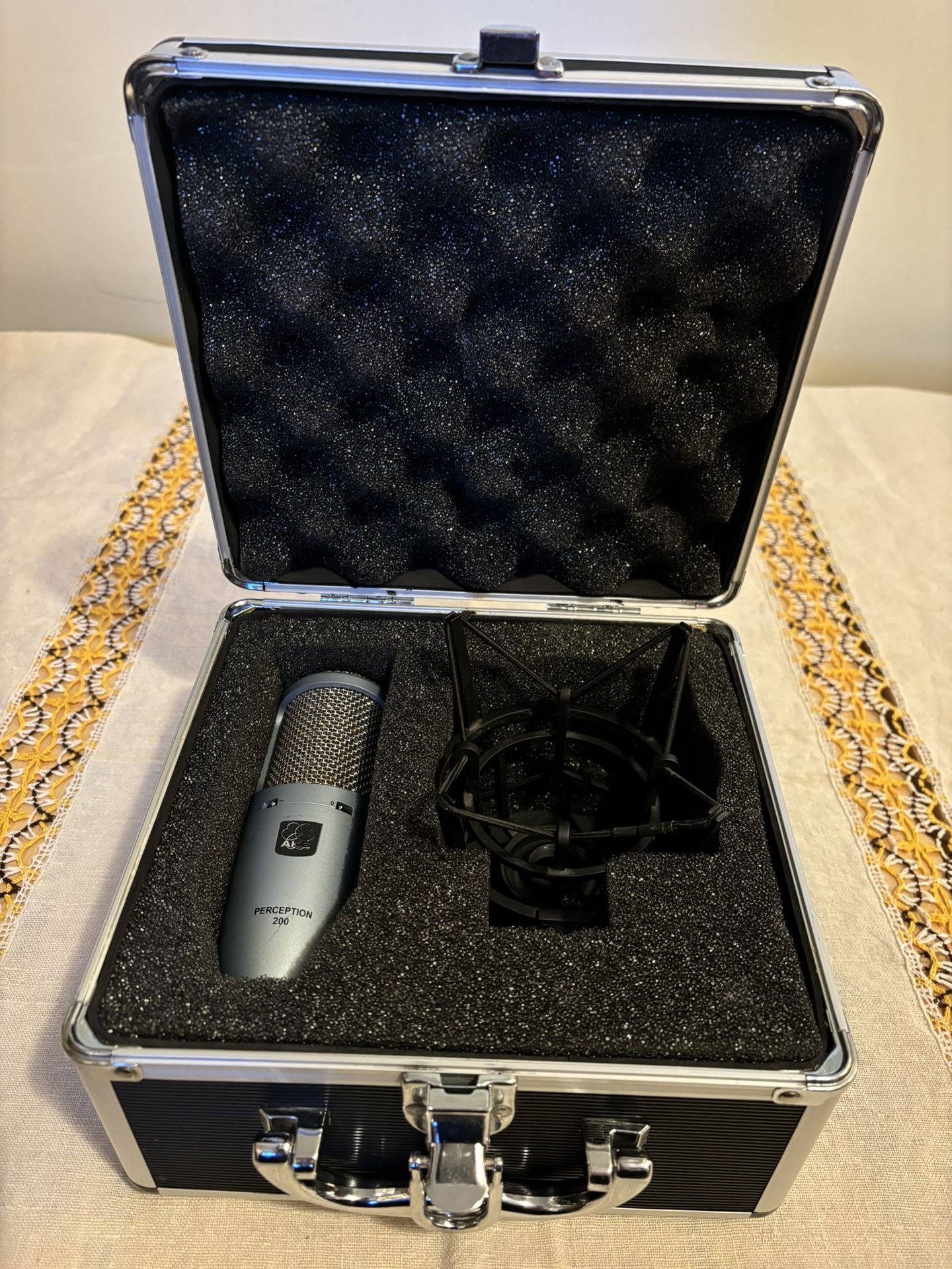 AKG Perception 200 Condenser Microphone