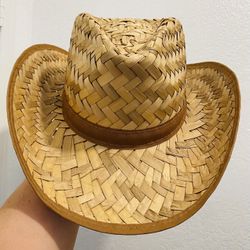Straw Cowboy Hat 🤠