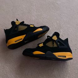 Jordan 4 Thunders
